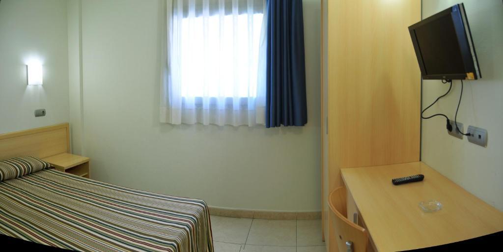 Hotel Blauet By Bossh Hotels El Prat de Llobregat Exterior photo