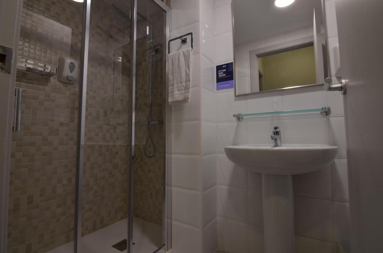 Hotel Blauet By Bossh Hotels El Prat de Llobregat Exterior photo