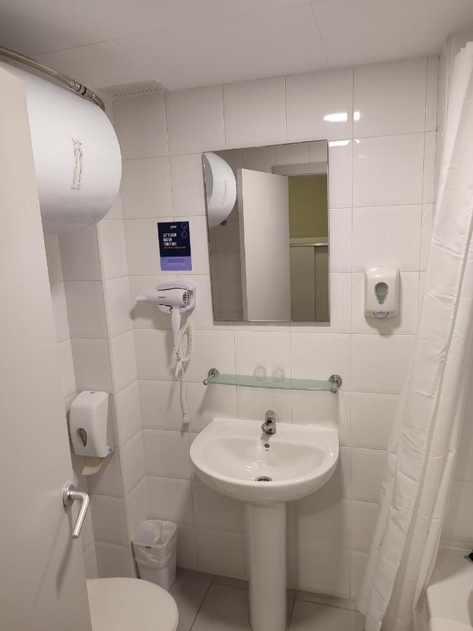 Hotel Blauet By Bossh Hotels El Prat de Llobregat Exterior photo