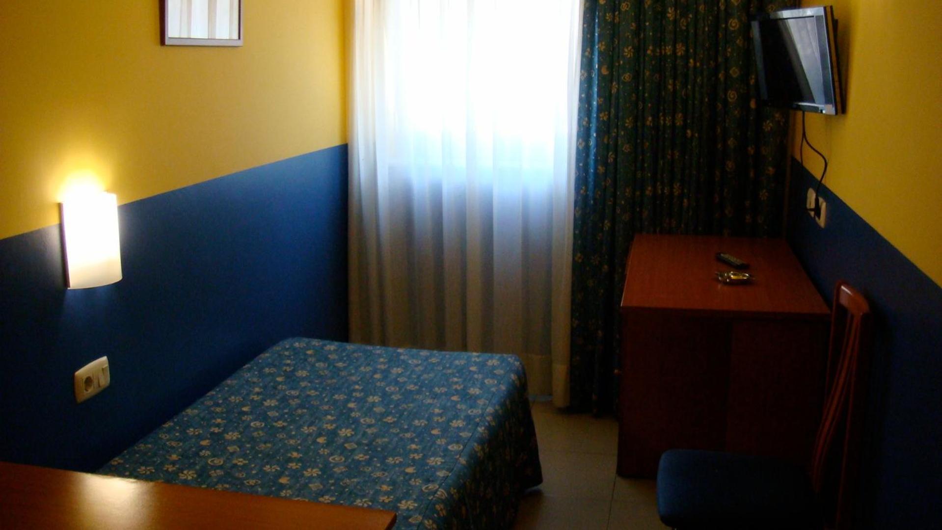 Hotel Blauet By Bossh Hotels El Prat de Llobregat Exterior photo