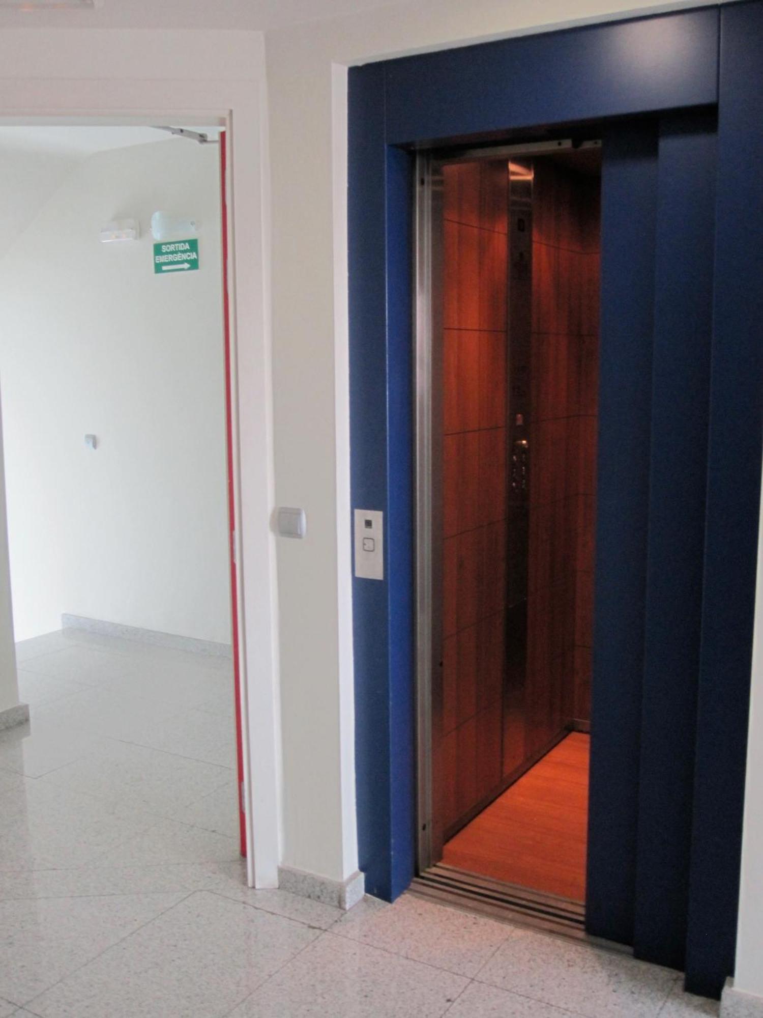 Hotel Blauet By Bossh Hotels El Prat de Llobregat Exterior photo